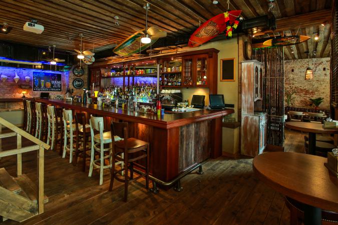 black_hat_bar_photo1