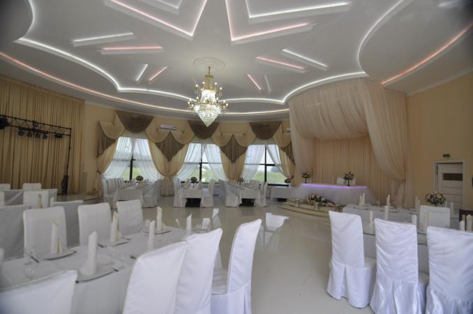banketnyj_zal_oazis_v_lesu_photo_5