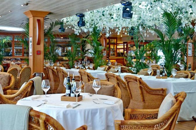 teplohod_restoran_lastochka_photo1