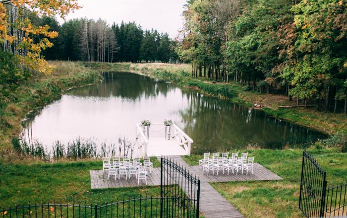 banketnyj_zal_svadebnaya_ploshchadka_dom_u_ozera_photo6