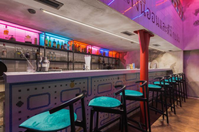 bar_neon_monkey_photo_3