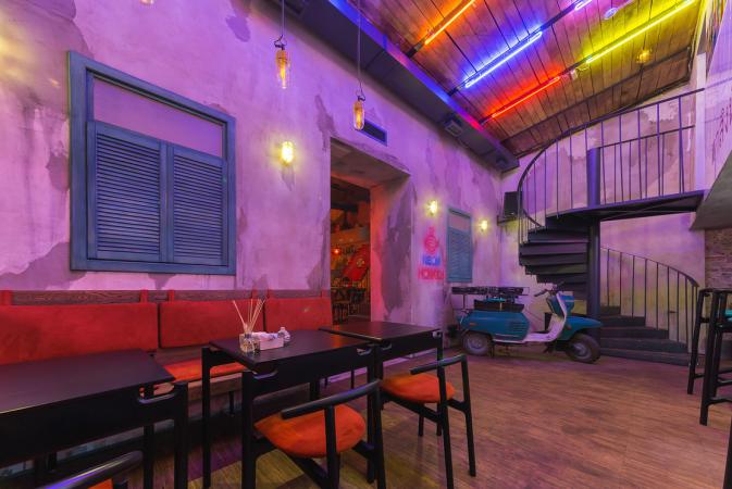 bar_neon_monkey_photo_7