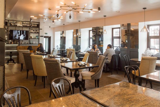 kafe_trio_kitchen_wine_trio_photo4