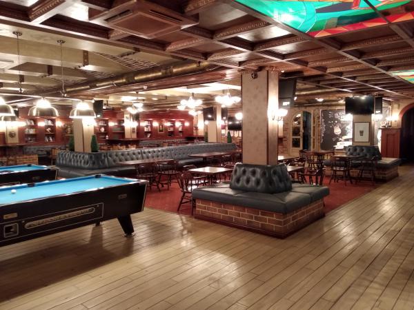 restoran_the_kings_bronzovyj_lev_photo1