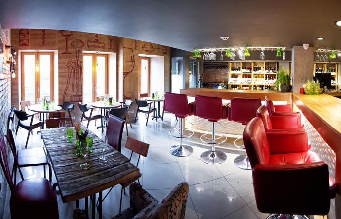 bar_vinnyj_bazar_na_petrovskom_photo1