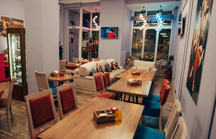 kafe_frends_v_gostyah_u_moniki_photo_1