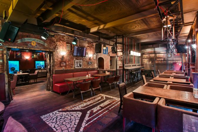 help_friends_bar_photo5