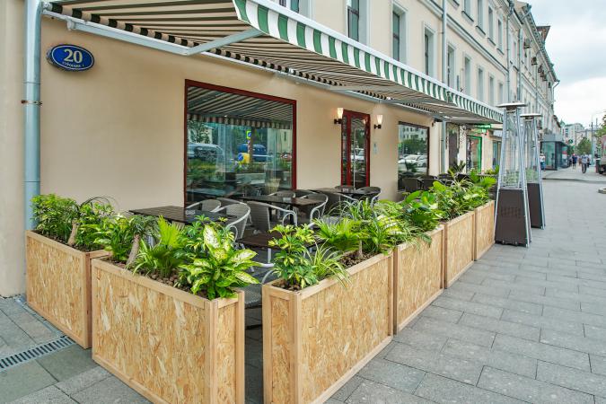 black_hat_bar_photo3