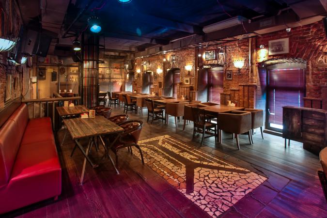 help_friends_bar_photo4