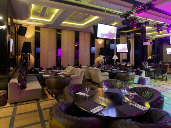 karaoke_club_grammys_photo_10