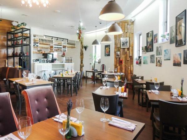 restaurant_corner_cafe_kitchen_na_kompozitorskoj_photo1