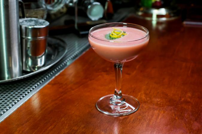 help_friends_bar_photo9